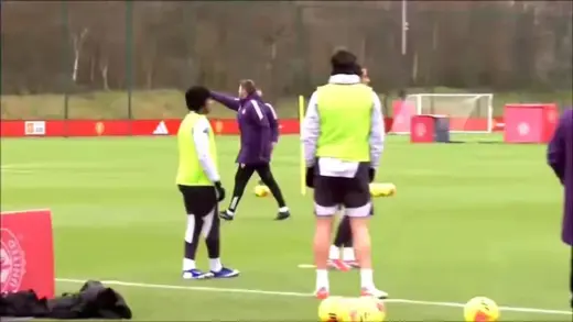 Man United Weigh Free Exit for Malacia Deal